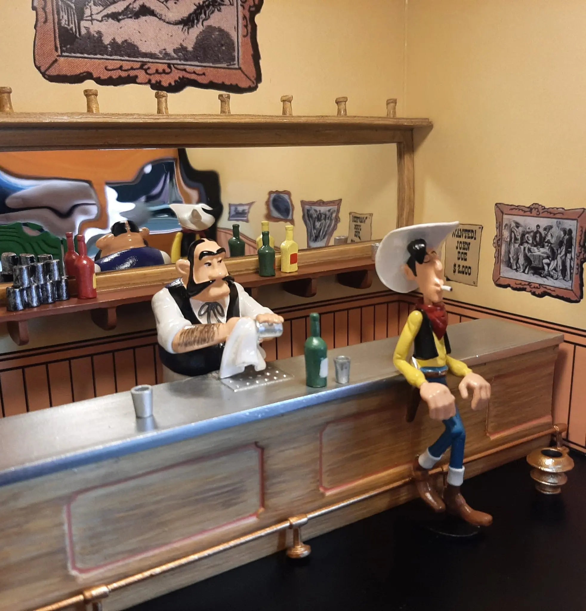 PIXIRAMA - Lucky Luke Saloon Figurine - La Case Au Tresor