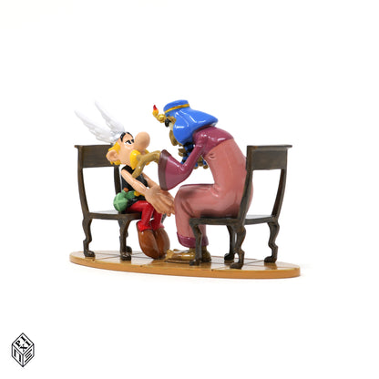Figurine Pixi Astérix et le mage Iris, détail de la résine transparente