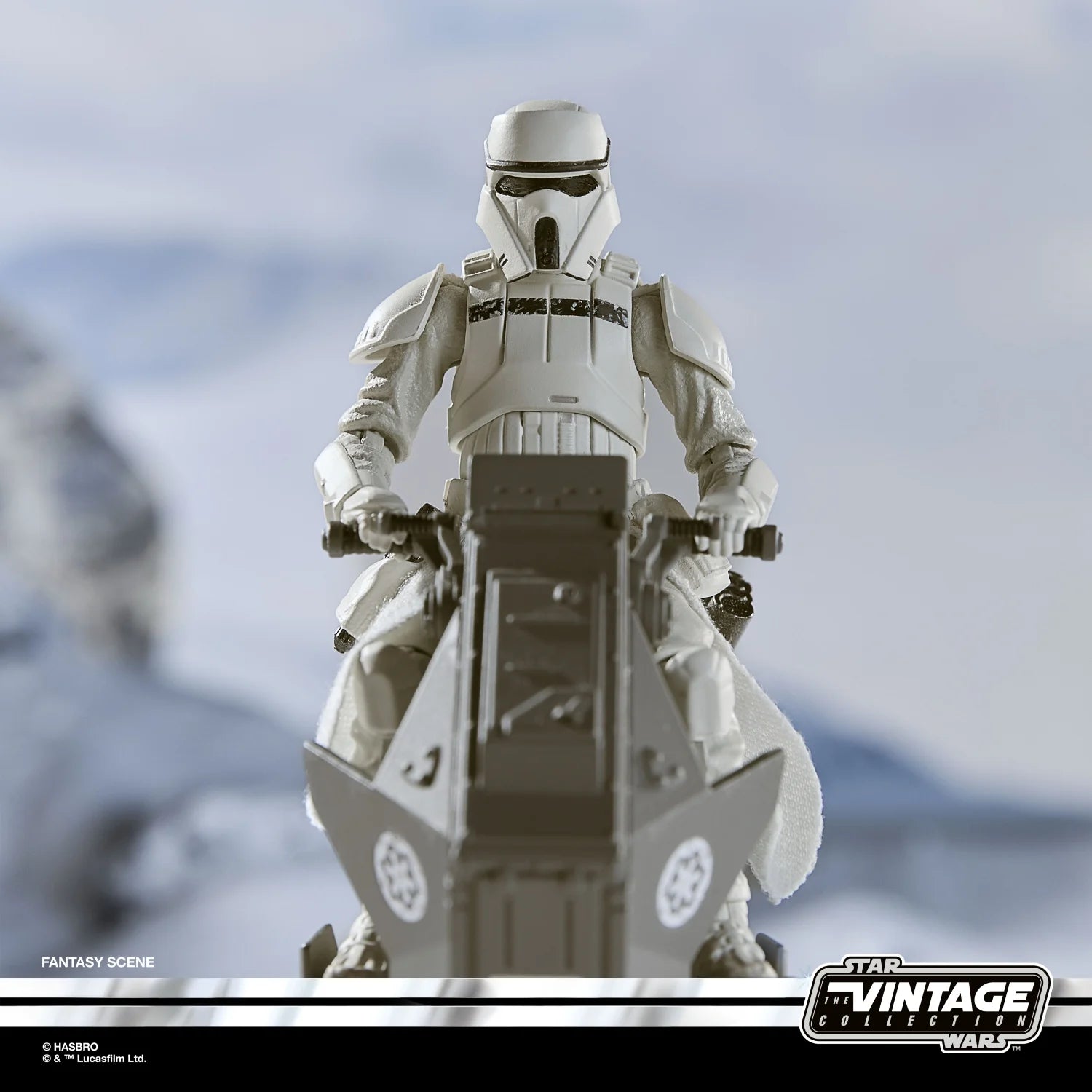 Imperial Remnant et Marcheur AT-RT articulé de face 