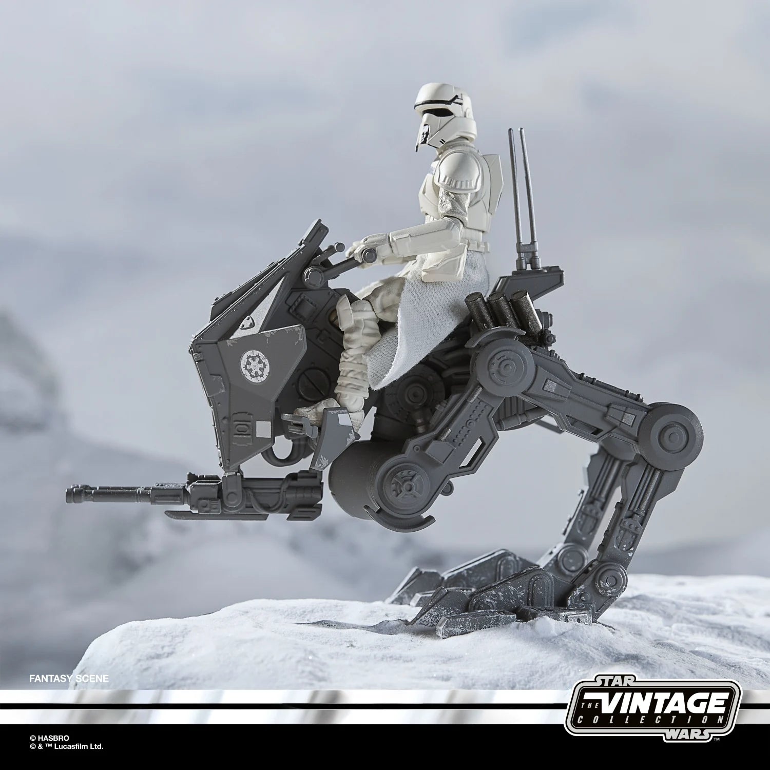 Imperial Remnant et Marcheur AT-RT articulé profil