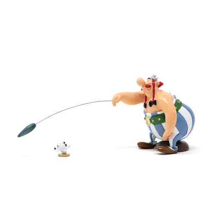Figurine Pixi Astérix – Obélix lançant le mini Menhir à Idéfix - La Case Au Tresor