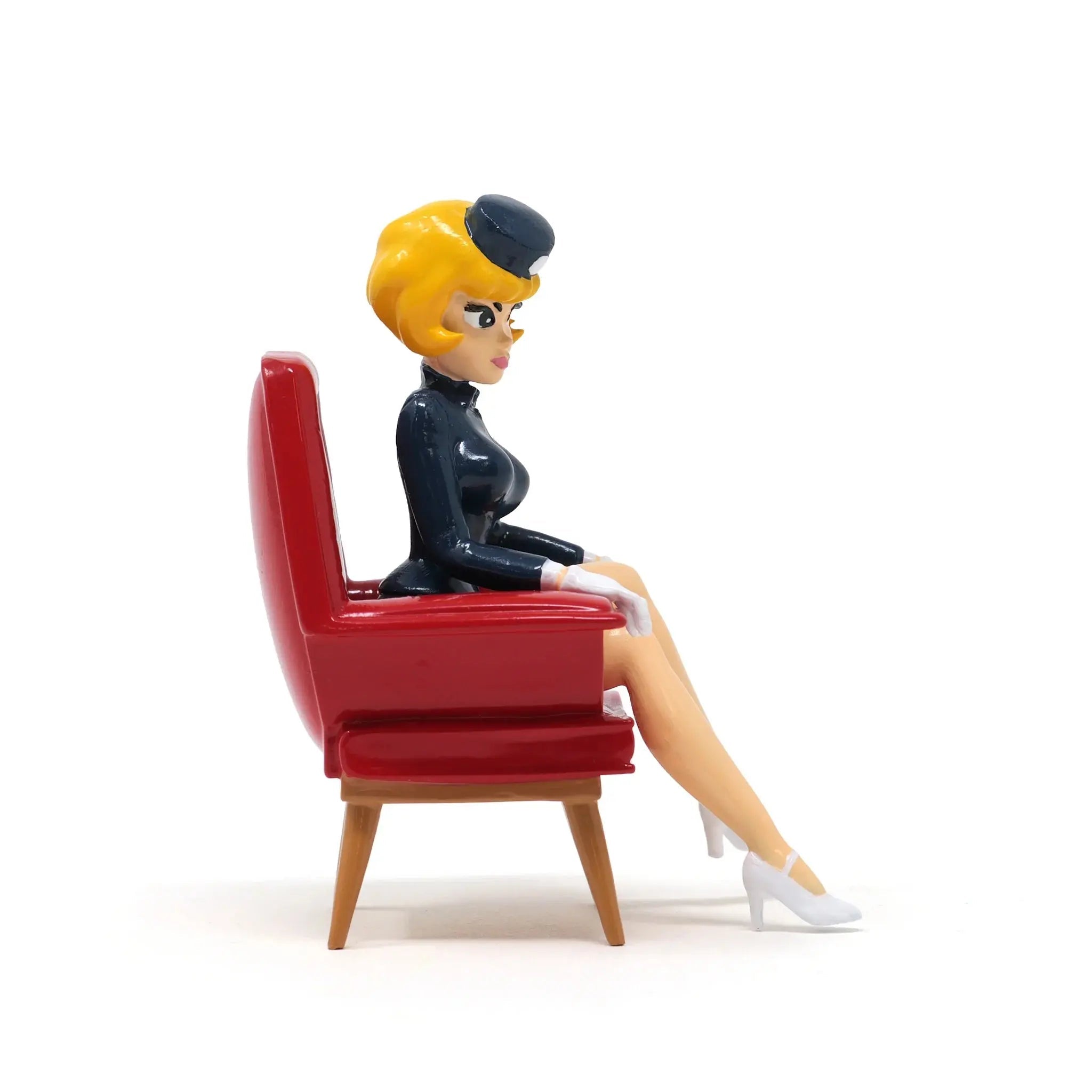 Figurine Pixi Natacha au fauteuil rouge – Édition limitée 300 ex. | Walthéry - La Case Au Tresor